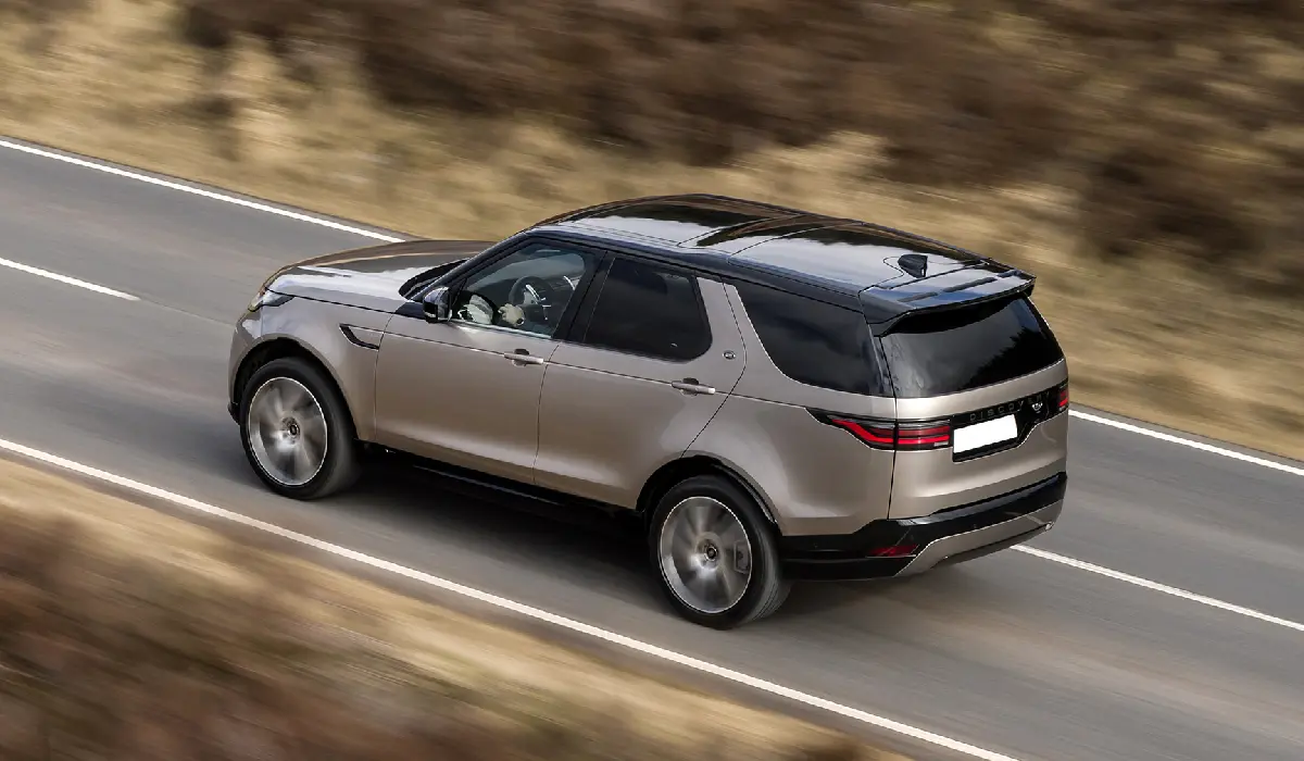 Land Rover - Discovery S D300 - Best Car Rentals - Best Preowned Car - Exclusive Concierge Club.webp